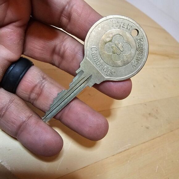 Vintage Hyatt Regency Cambridge Hotel Key Room 625 Collectible Memorabilia - Picture 1 of 5